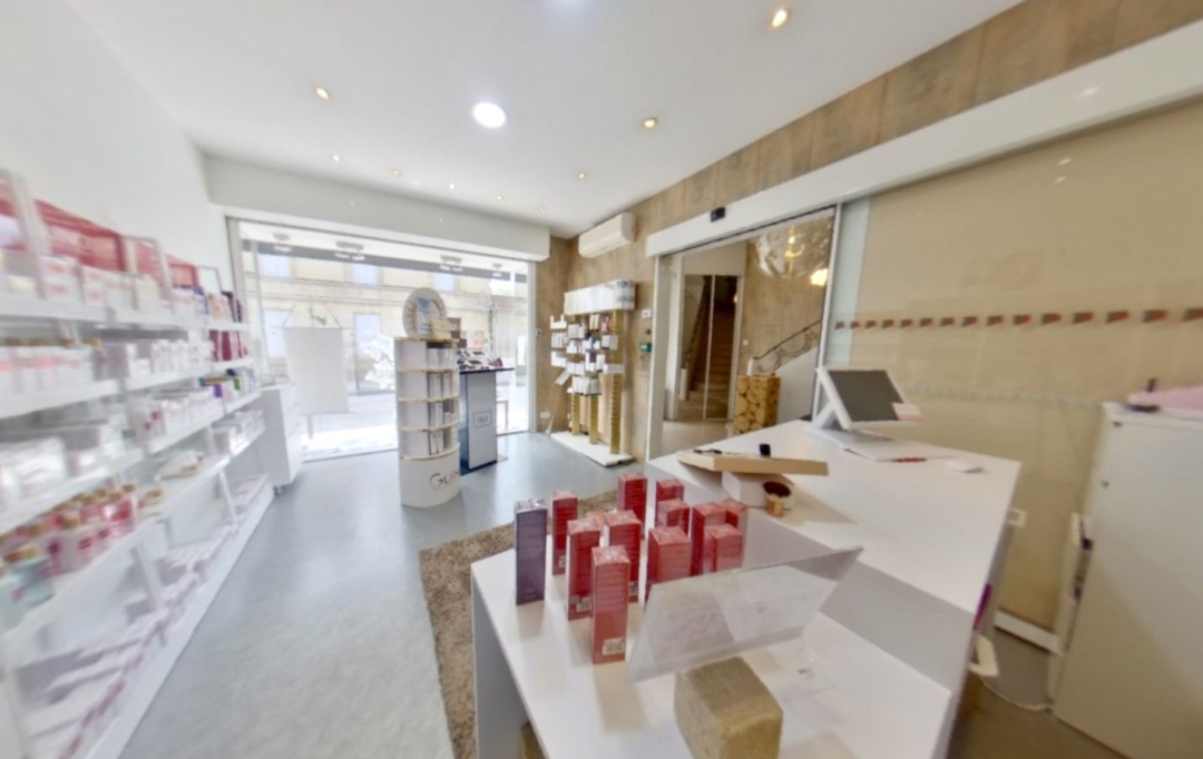 Annonces TALENCE : Commerces | SAINT-MEDARD-EN-JALLES (33160) | 140 m2 | 125 000 &euro; 