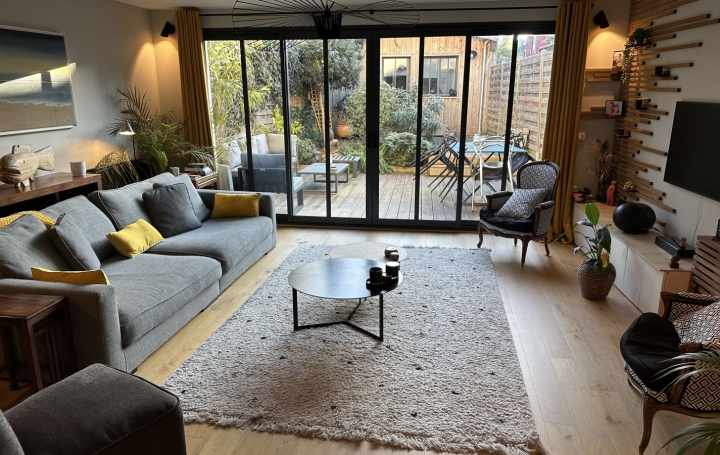 Maison   BORDEAUX  160 m2 785 000 € 